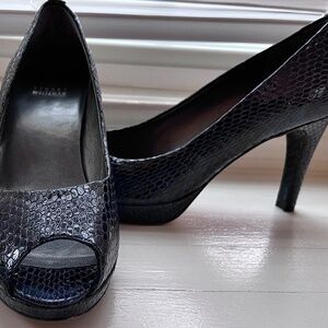 Stuart Weitzman Blue Snake Embossed Leather Peep Toe Heels- Size 9.5